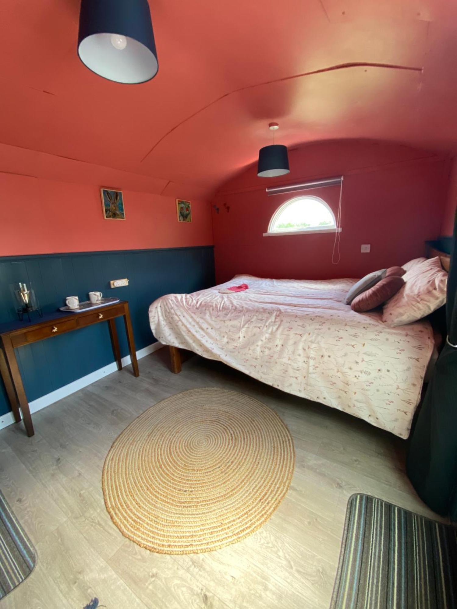 The Hares Hut At Carrigeen Glamping Kilkenny Eksteriør billede